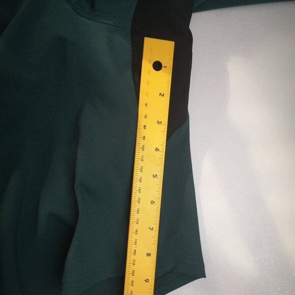 NWT Pearl Izumi Ladies Size 6 Green w/ Black Water Resistant Canyon Shorts - Picture 15 of 15